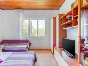 Simplistic Apartment in ibenik near Sea Beach